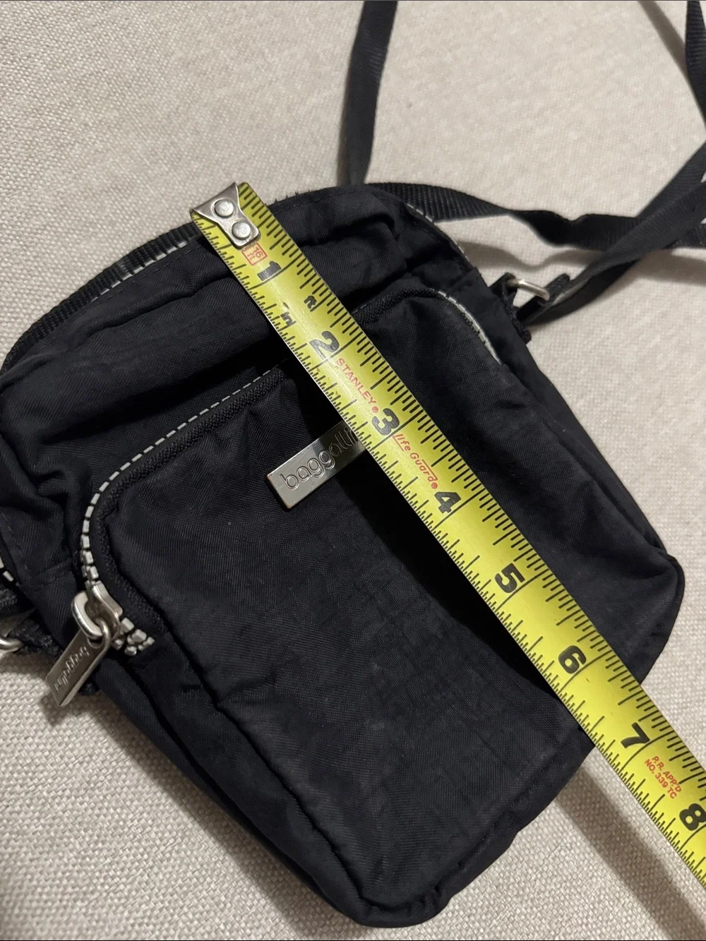 GUC Baggallini Mini Crossbody Bag-Black-Adj Strap-3 Compartment-Zip Top